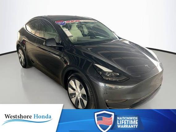 TESLA MODEL Y 2024 7SAYGAEE9RF035789 image